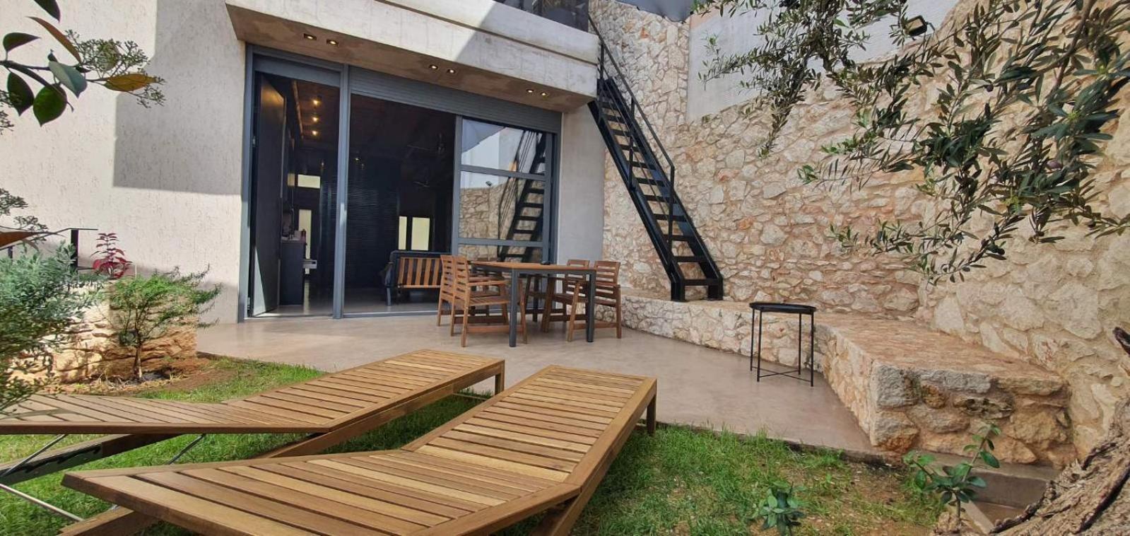 Sea View Garden Suites Piraeus Exterior photo
